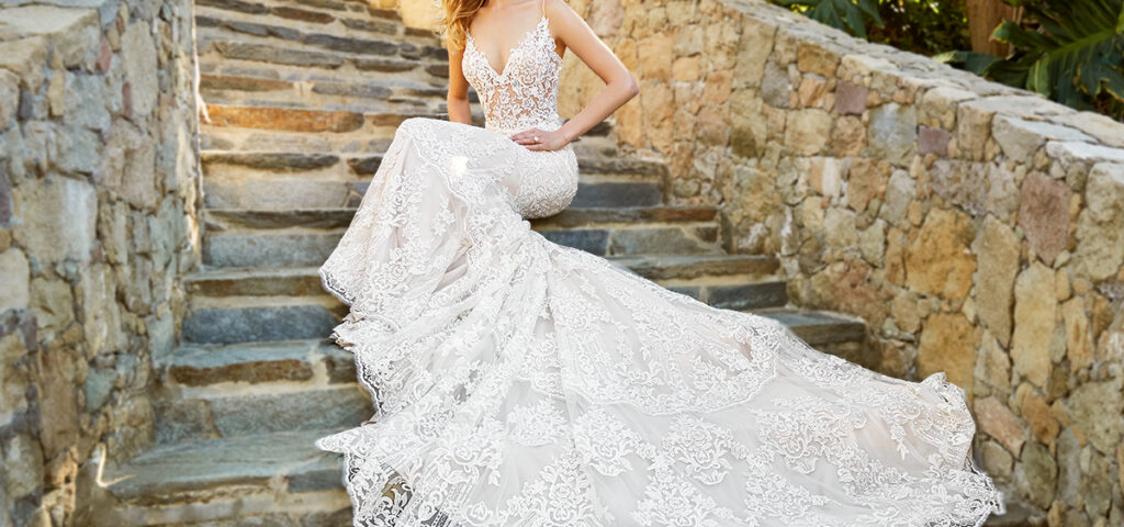 20-Tips-For-A-Flawless-Wedding-Dress-Shopping-Experience-Moonlight-Bridal-Moonlight-Couture-12